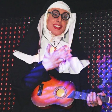 artiste transformiste comique burlesque